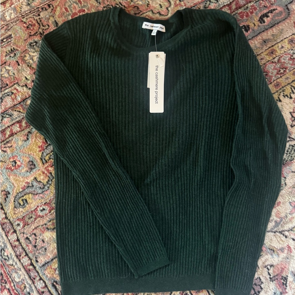 Brand new hunter green cashmere sweater, size L